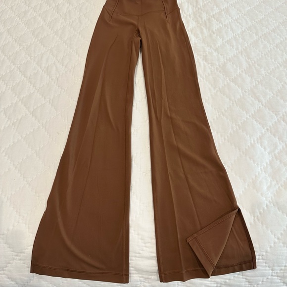 Lululemon Groove Super-High-Rise Split-Hem Flare Pant. - Picture 2 of 7